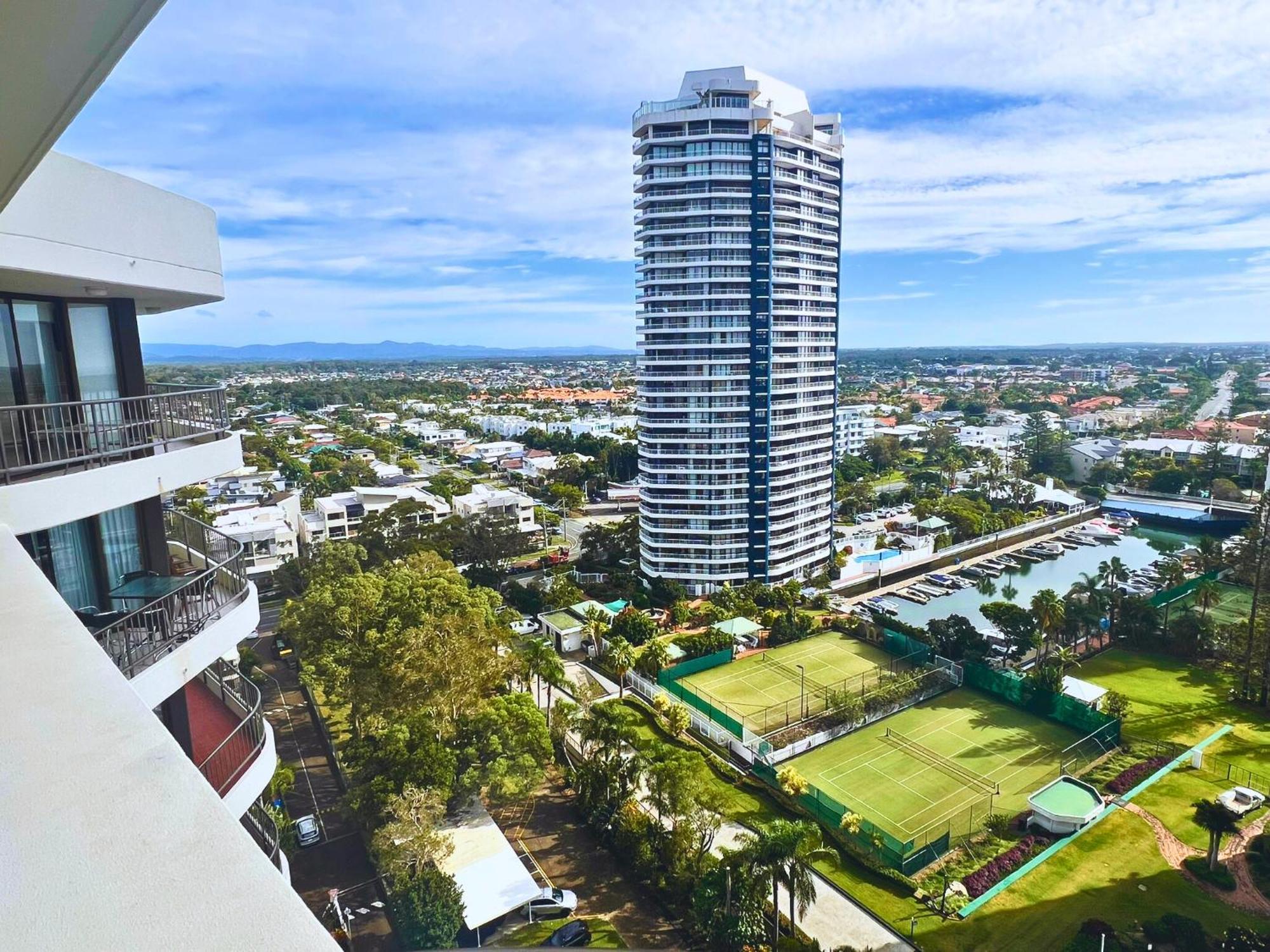 Broadwater Shores Waterfront Apartments Guldkusten Exteriör bild