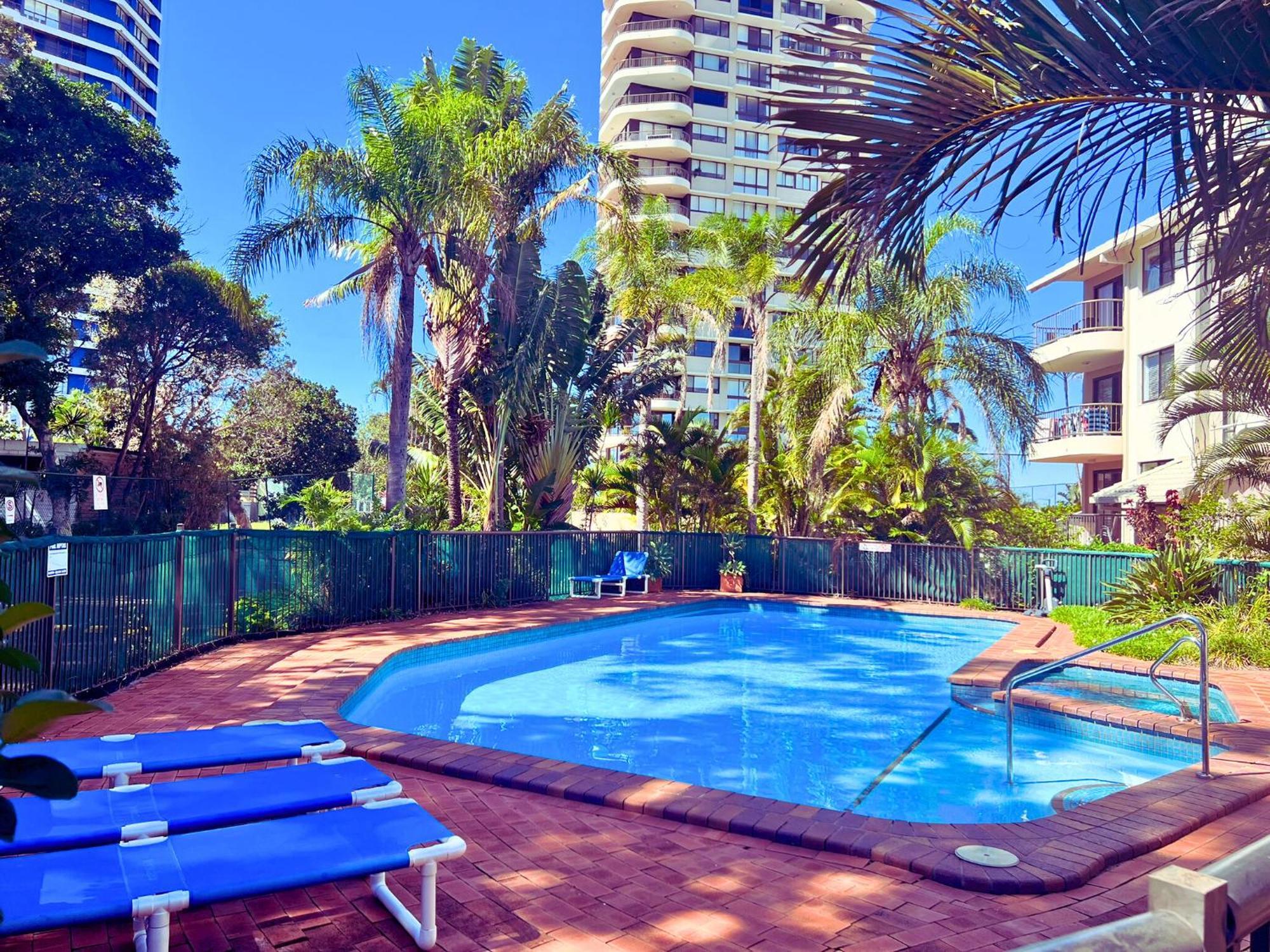 Broadwater Shores Waterfront Apartments Guldkusten Exteriör bild