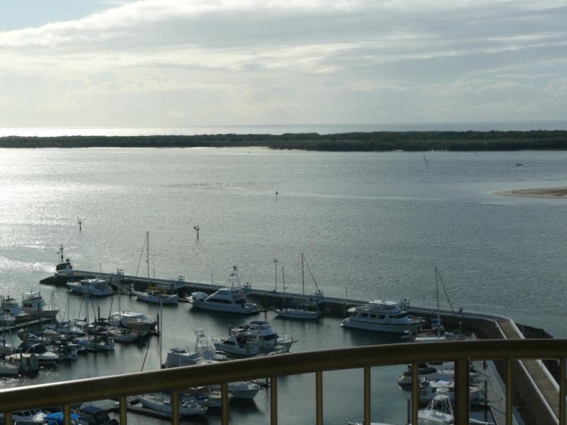 Broadwater Shores Waterfront Apartments Guldkusten Exteriör bild