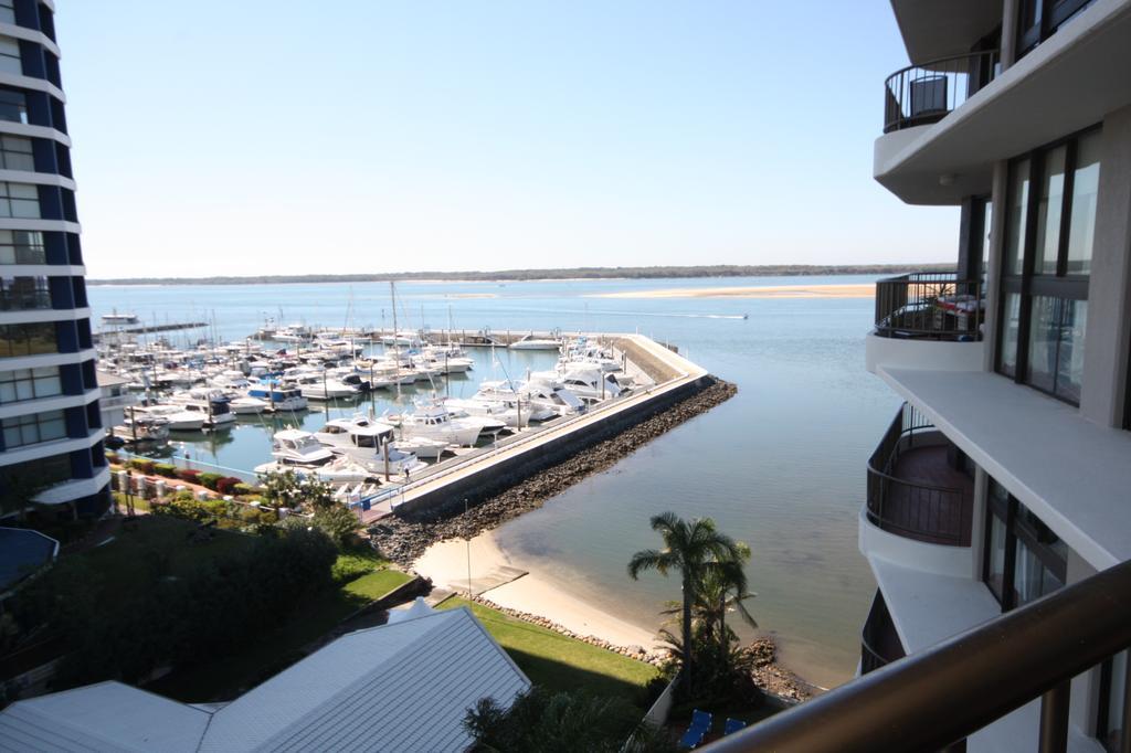 Broadwater Shores Waterfront Apartments Guldkusten Exteriör bild