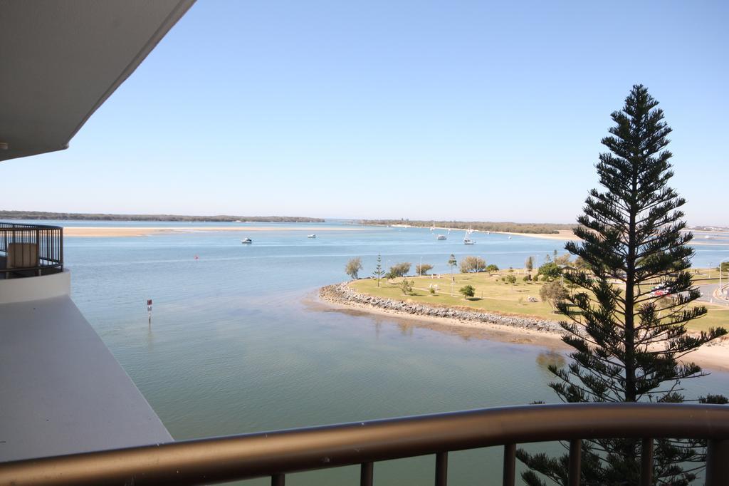 Broadwater Shores Waterfront Apartments Guldkusten Exteriör bild